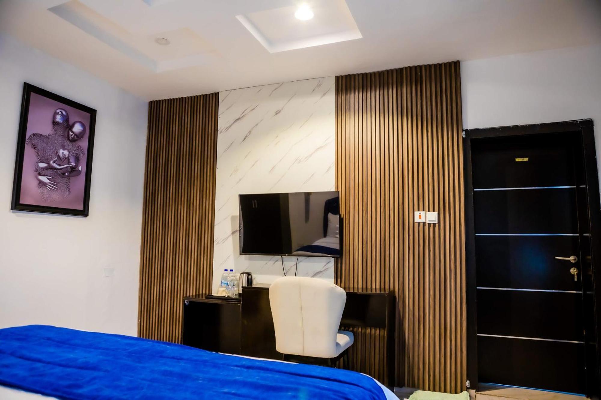 El Elyon Hotel And Suites Lagos Exterior photo
